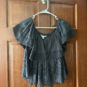 AMERICAN EAGLE OUTFITTERS grey off the shoulder textured shirt